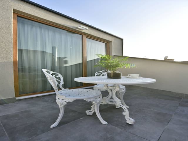 Junior Double Room, Lanai