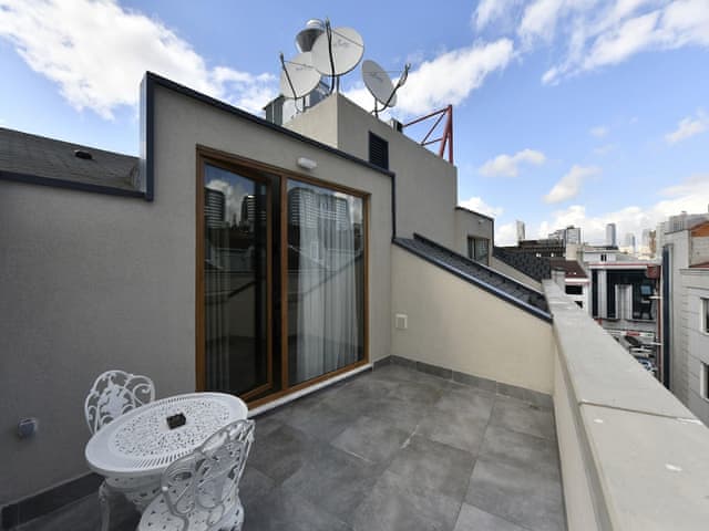 Junior Double Room, Lanai