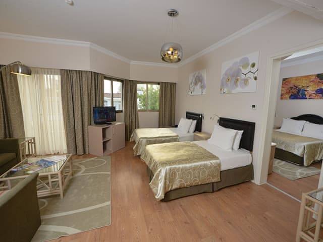 Delüks Dört Kişilik Oda, Balkonlu, Deniz Manzaralı