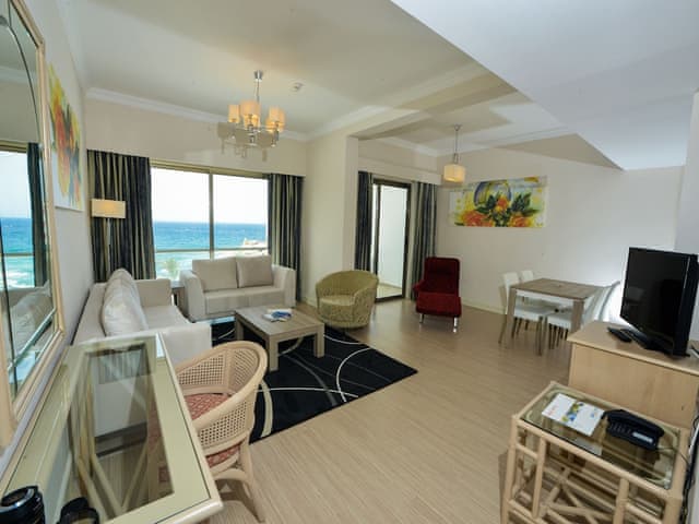 Delüks Dört Kişilik Oda, Balkonlu, Deniz Manzaralı