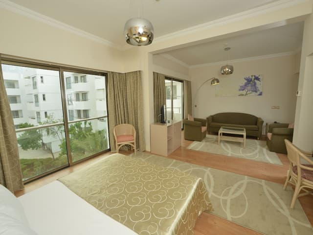 Delüks Çift Kişilik Oda, Balkonlu, Bahçe Manzaralı