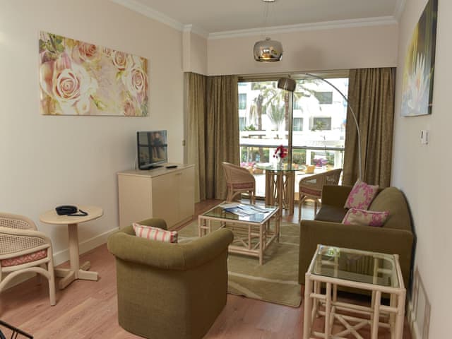 Delüks Çift Kişilik Oda, Balkonlu, Bahçe Manzaralı