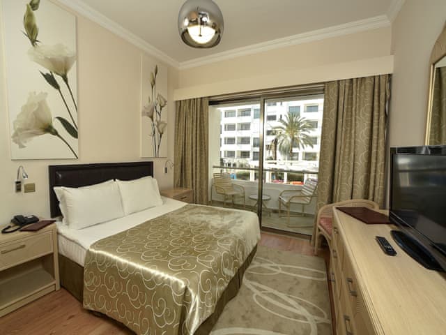 Delüks Çift Kişilik Oda, Balkonlu, Bahçe Manzaralı