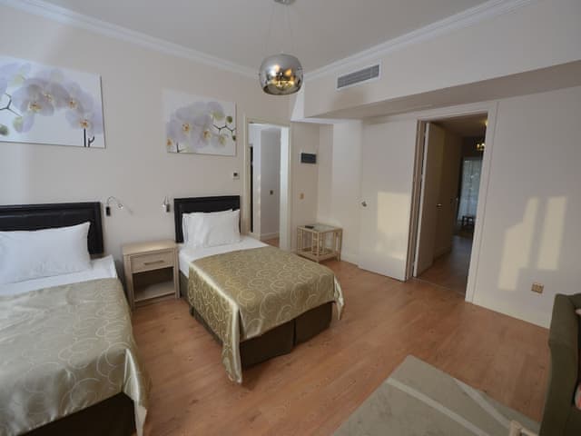 Delüks Üç Kişilik Oda, Balkonlu, Deniz Manzaralı