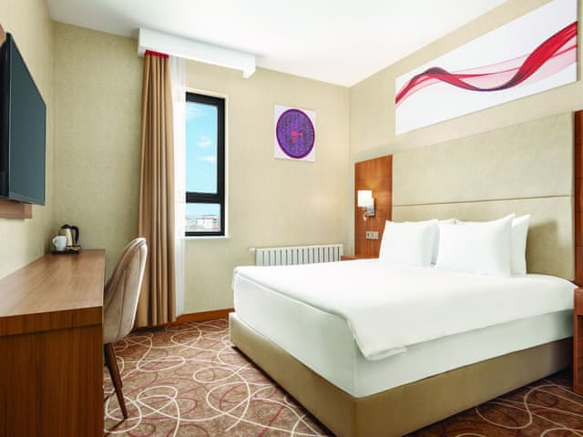 Superior Room, 1 King Bed, Smoking