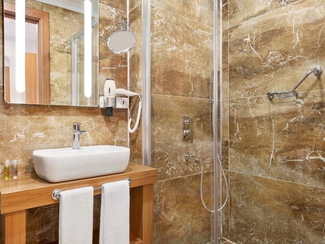 Superior Room, 1 King Bed, Smoking