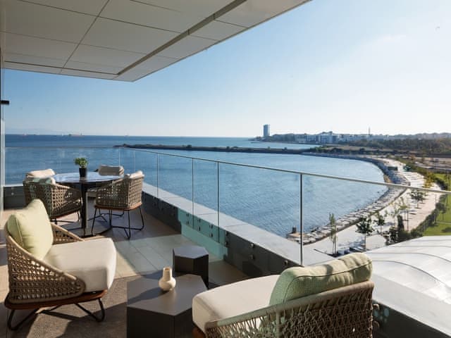 Specialty Two Bedroom Residence, Executive lounge access, 1 King, 1 Queen, Sea view, Balcony