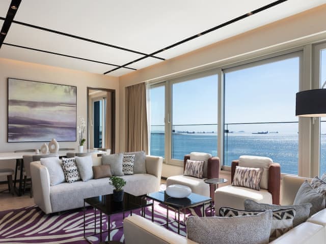 Spacious Two Bedroom Residence, Executive lounge access, 2 King, Sea view, Balcony