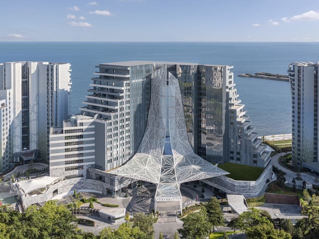 Elite Suite Partial View, Executive lounge access, 1 King, Sea view, Balcony