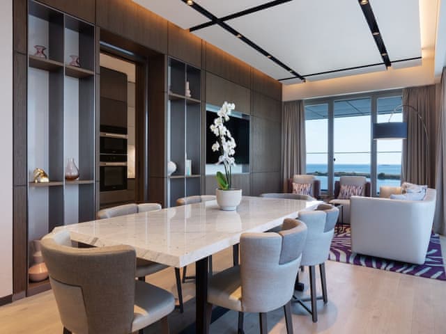 Spacious Two Bedroom Residence, Executive lounge access, 2 King, Sea view, Balcony