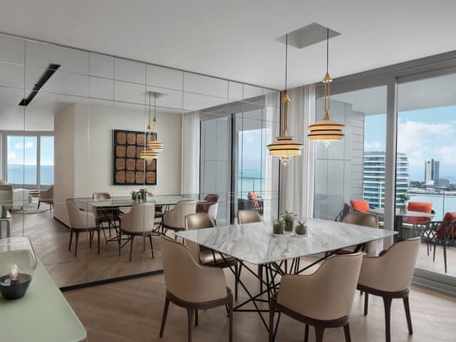 Executive Suite, Executive lounge access, 1 King, Sea view, Balcony