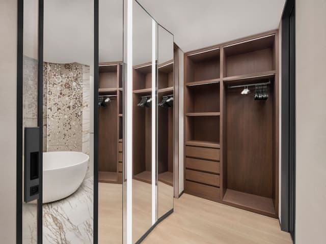 Executive Suite, Executive lounge access, 1 King, Sea view, Balcony