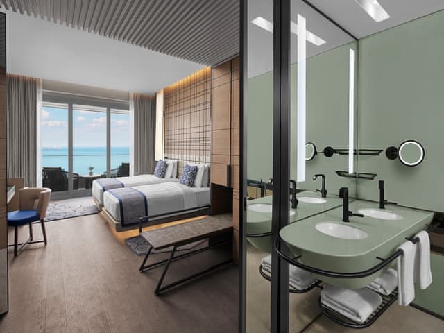 Deluxe Sea View, Guest room, 2 Twin, Sea view, Balcony