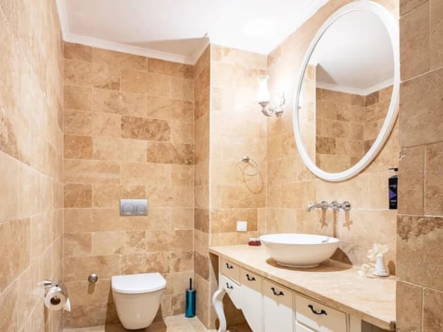 Family Room, Partial Sea View