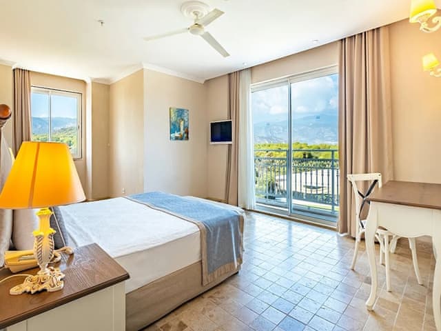 Standard Room, Partial Sea View