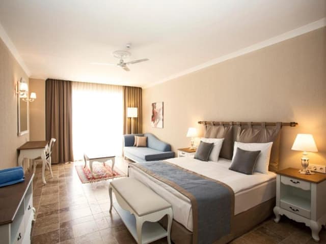 Standard Room, Partial Sea View