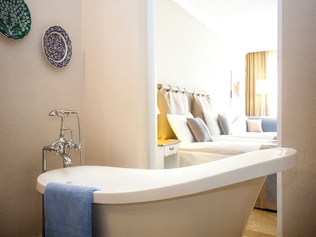 Standard Room, Partial Sea View