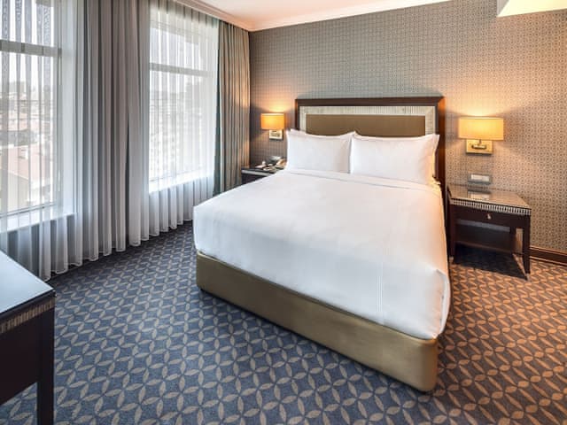 Executive Suite, 1 King Bed with Sofa bed, City View