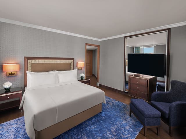 Deluxe Room, 1 King Bed, City View