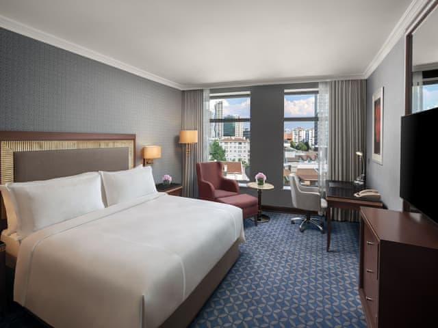 Executive Room, 1 King Bed, City View