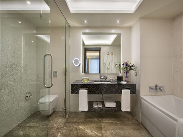 Executive Suite with Prince's Islands View - Lounge Access