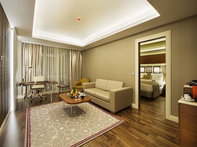 Executive Suite with Prince's Islands View - Lounge Access