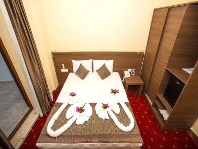 Standard Room, 1 Double Bed, Non Smoking, Garden View