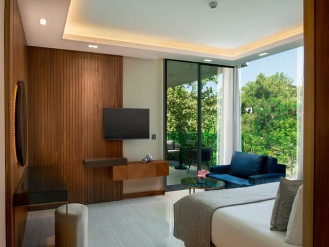 Superior Room, Garden View