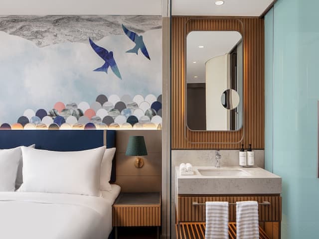 Superior Room, 1 King Bed, City View