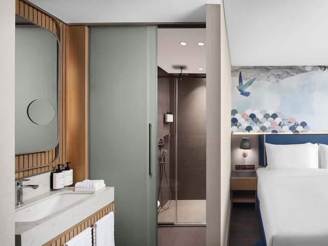 Superior Room, 1 King Bed, City View