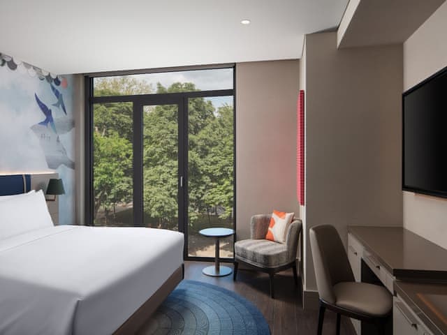 Superior Room, 1 King Bed, City View