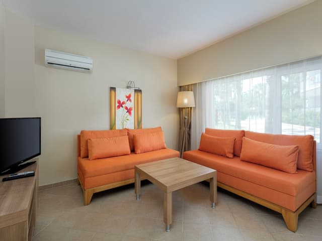 Villa Family Room, 1 Bedroom & 1 Living Room