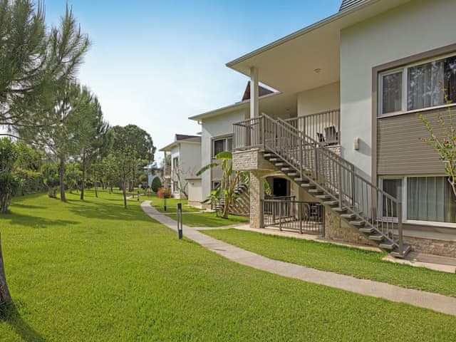 Villa Family Room, 1 Bedroom & 1 Living Room