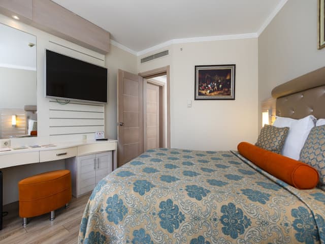 Orange Suite Room / 2 Bedroom