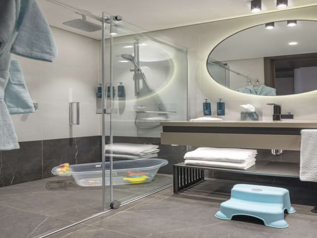 Deluxe Room, 1 King Bed with Sofa bed