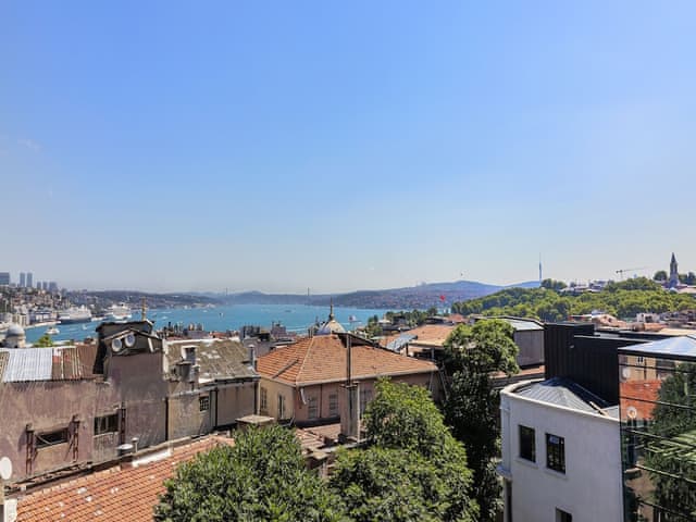Panoramic Room