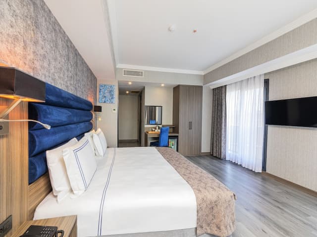 Panoramic Room