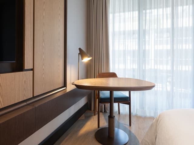 Deluxe Room, 1 King Bed, City View