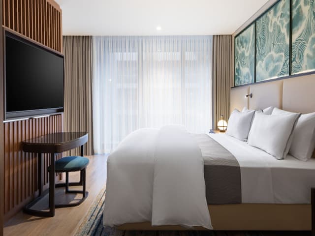 Junior Suite, 1 King Bed, Courtyard View (Terrace)