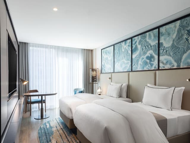 Deluxe Room, 2 Twin Beds, City View