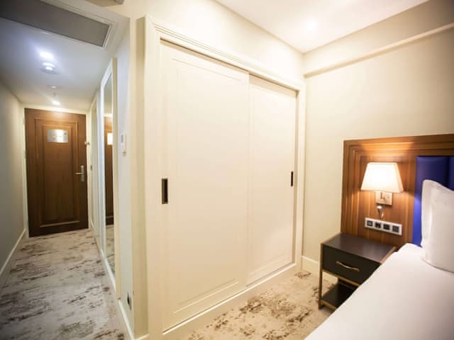 Deluxe Room, 2 Twin Beds, Balcony