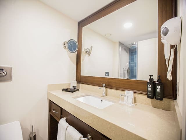 Premium Room, Non Smoking, Balcony (1 King Bed, 1 Single Bed, Pool View)