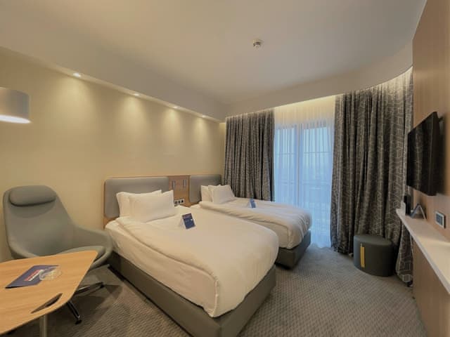 Standard Room, 2 Twin Beds, Smoking (Free Breakfast)