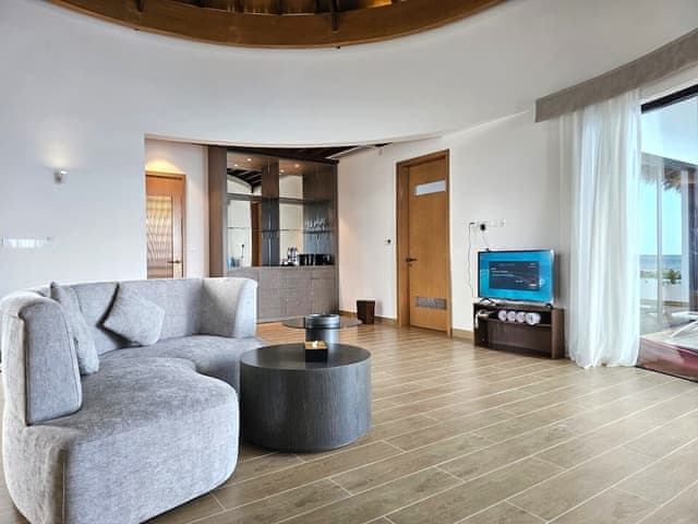 Grand Solana (2 Bedroom Beach Villa with private pool & Jacuzzi)