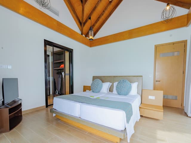 Grand Solana (2 Bedroom Beach Villa with private pool & Jacuzzi)