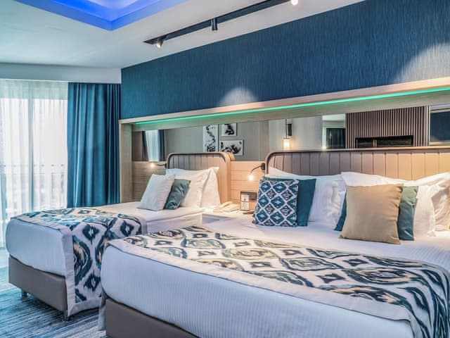 Superior Oda Kara Manzaralı