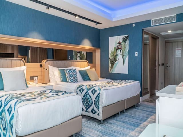 Superior Oda Kara Manzaralı