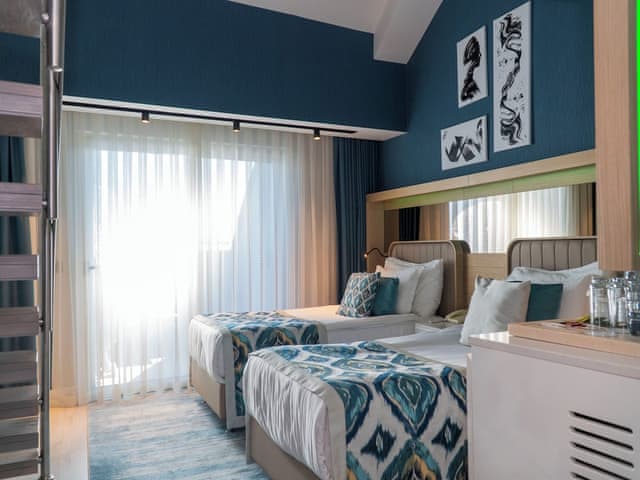 Dublex Family Room Land View