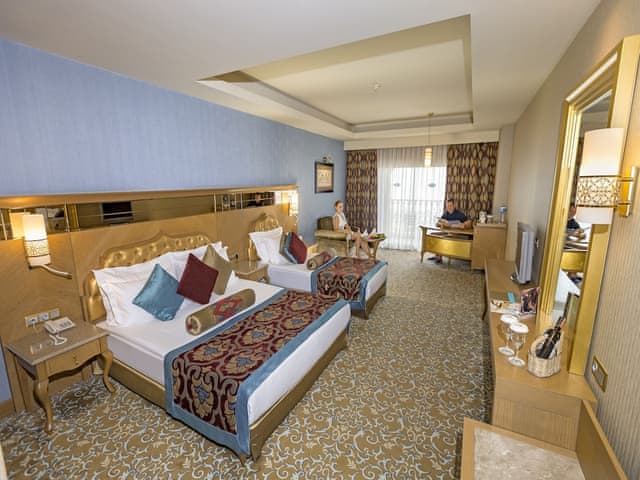 Superior Oda Kara Manzaralı