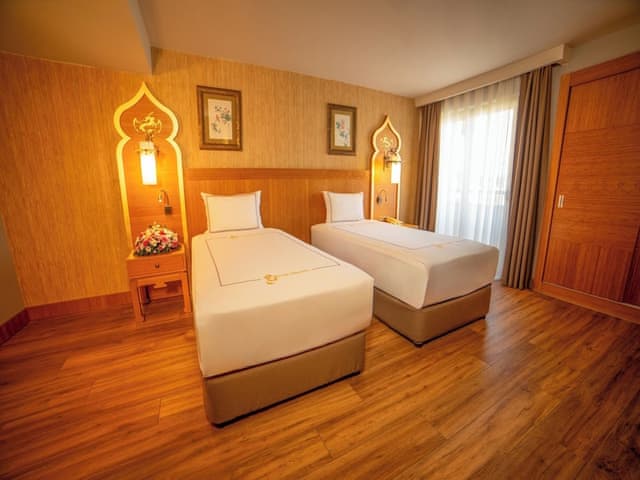 Family Room, Garden View